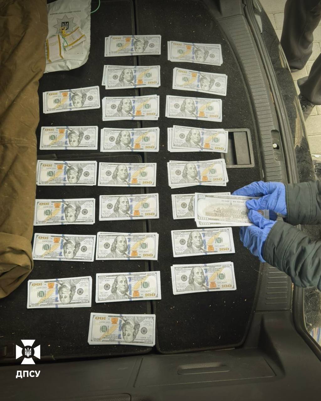 "Временная жена" за $25 тыс.: пограничники задержали семью, которая переправляла ухилянтов за границу. Фото