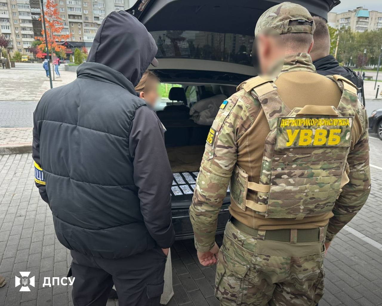 "Временная жена" за $25 тыс.: пограничники задержали семью, которая переправляла ухилянтов за границу. Фото