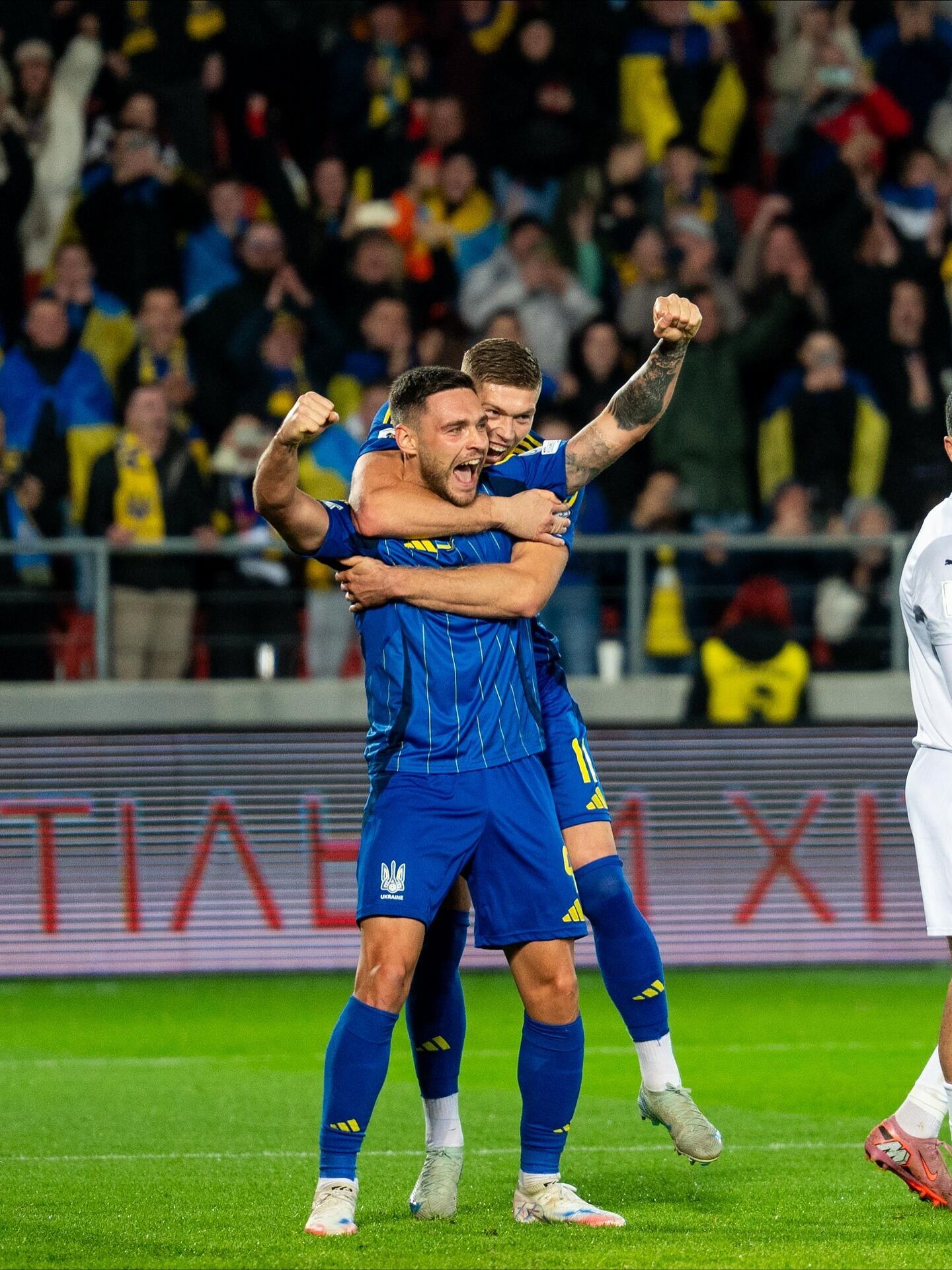 Эффект Малиновского работает: как один игрок помог зарядить всю сборную в матче против Азербайджана. Обзор игры