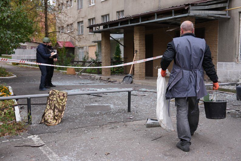 В Харькове вражеский дрон залетел прямо в окно общежития, где живут переселенцы из Купянска: появились данные о последствиях. Фото и видео