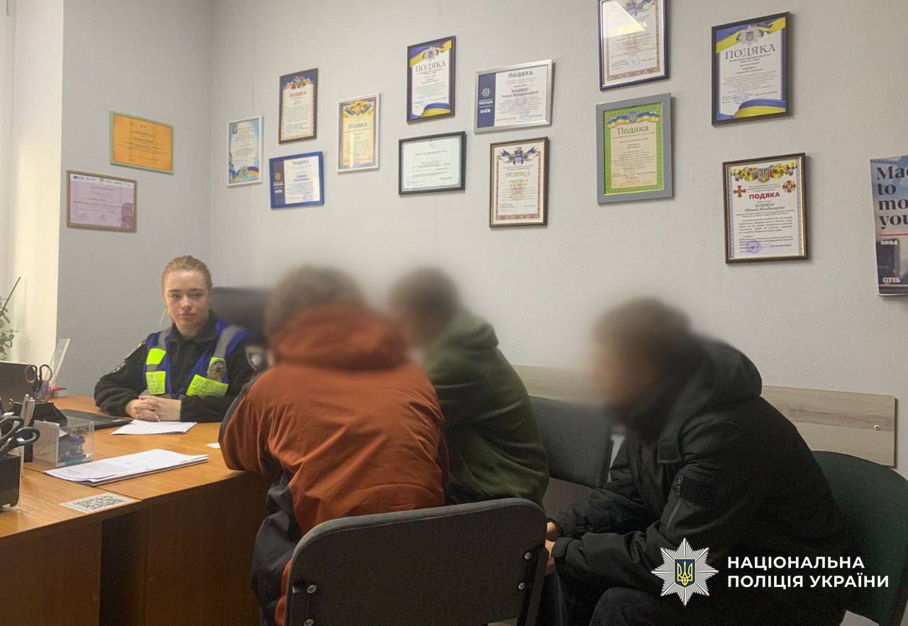 Напад на синагогу в Києві на Оболоні: поліцейські встановили зловмисників. Усі подробиці та фото