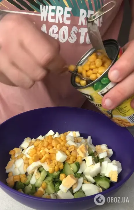 Вкусный салат с куриным филе и кукурузой: лучше обычного оливье