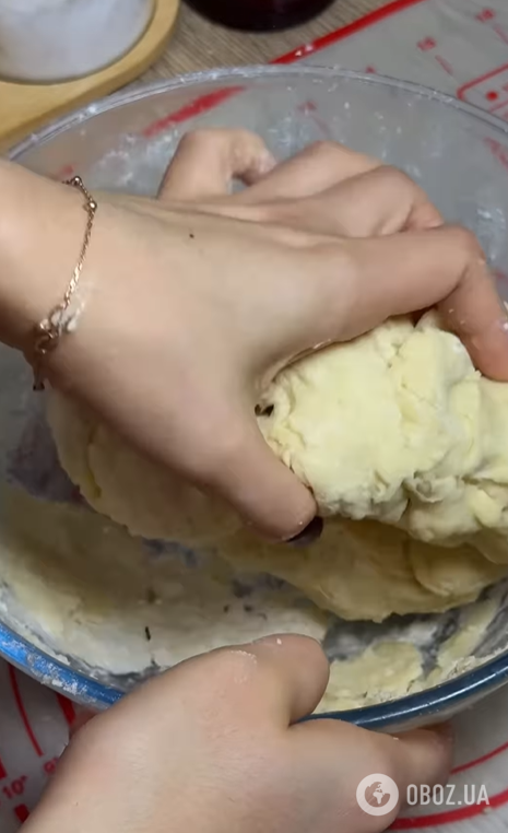 Лучший десерт на праздники: как приготовить вкусный ''Наполеон'' из шоколадных коржей