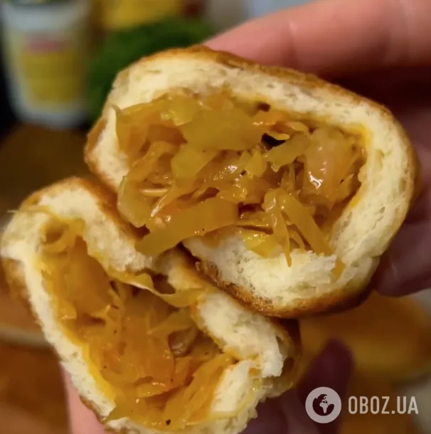Пышные жареные пирожки с капустой для перекуса: готовятся 10 минут
