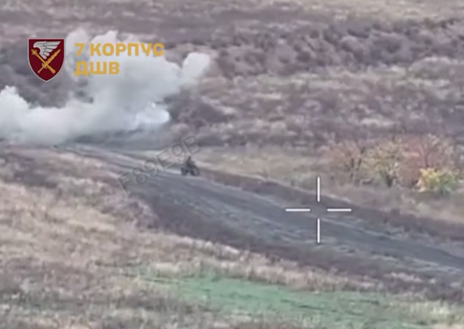 Атаки были синхронные: украинские воины отбили российские штурмы в районе Мирнограда в Донецкой области. Видео