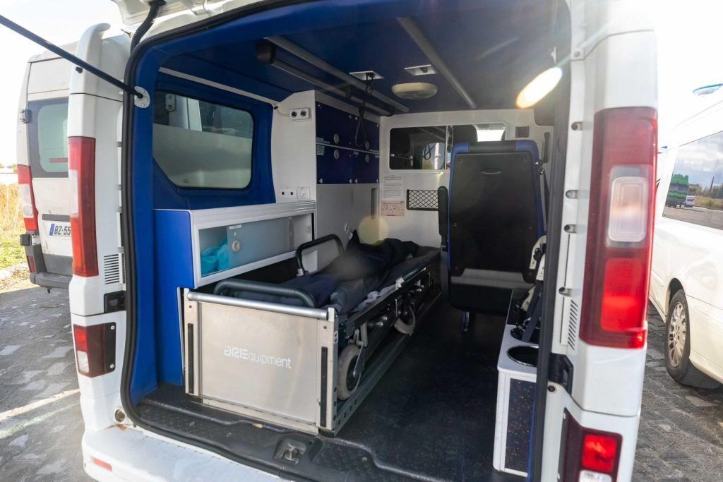 Скорые уже на фронте: военные получили новую помощь от Фонда Порошенко и американской Ukraine Focus