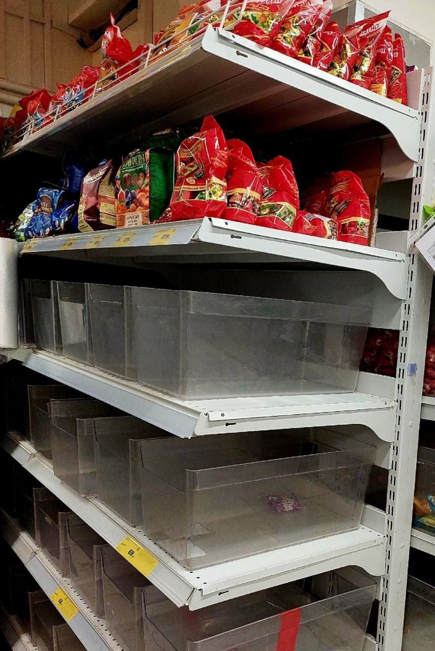 У Росії через війну закриваються супермаркети й магазини одягу: збіднілим росіянам не вистачає грошей на покупки найнеобхіднішого