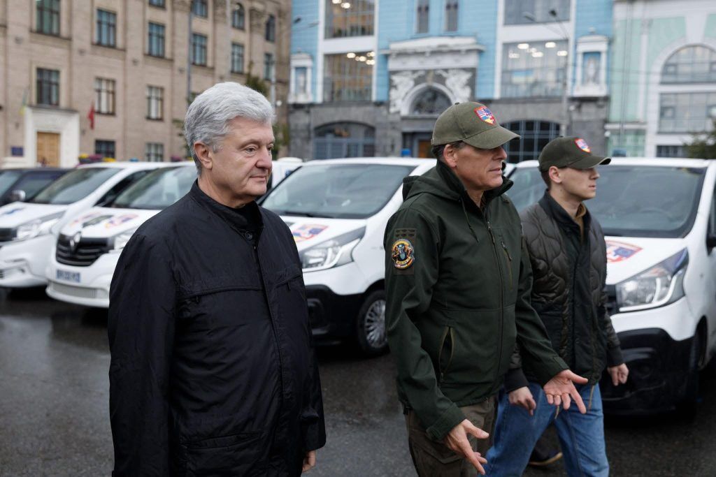 Скорые уже на фронте: военные получили новую помощь от Фонда Порошенко и американской Ukraine Focus