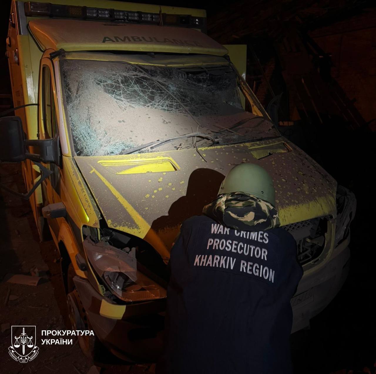 Росія атакувала КАБами лікарню та енергооб'єкти у Харкові: постраждало більше ніж пів сотні людей. Фото й відео