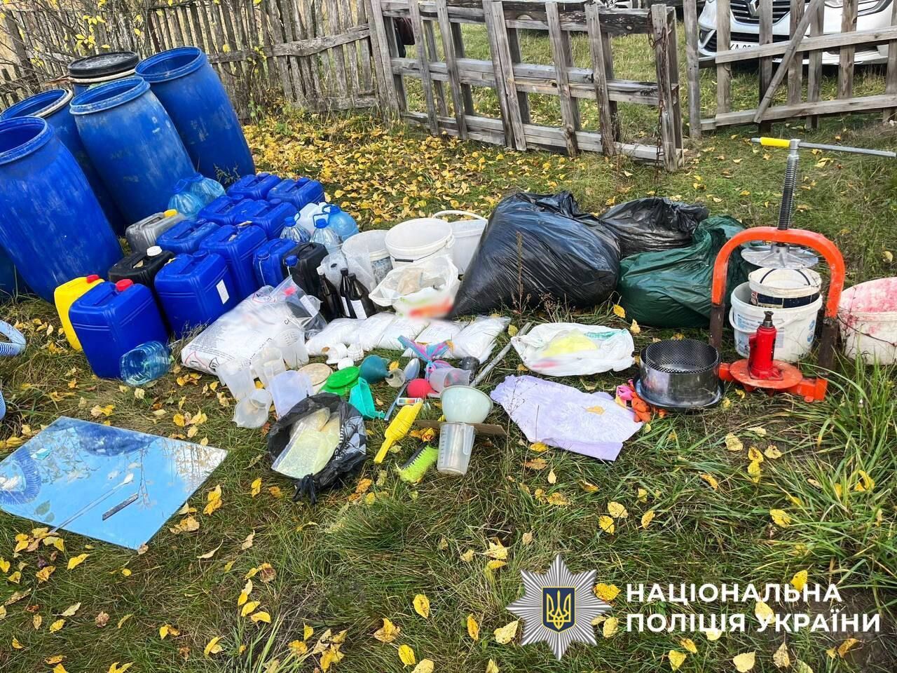 Вилучили "товарну" на понад 3,5 млн грн: викрито зловмисників, які збували наркотики на Київщині та Полтавщині. Фото та відео