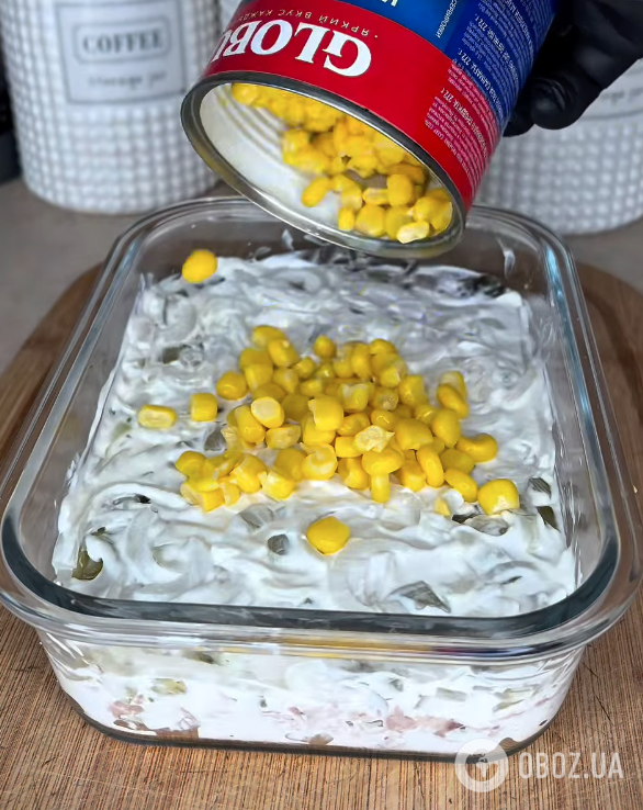 Салат ''Мимоза'' без невкусной рыбной консервы: блюдо для праздничного стола и ужина