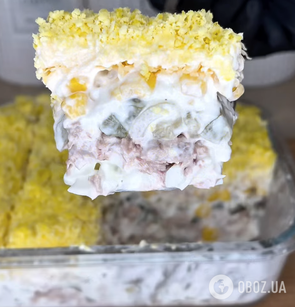Салат ''Мимоза'' без невкусной рыбной консервы: блюдо для праздничного стола и ужина
