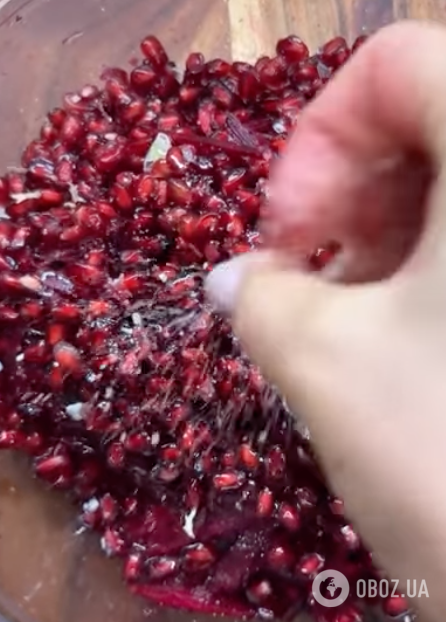 Салат из сырой свеклы и граната: рецепт очень полезного и вкусного блюда