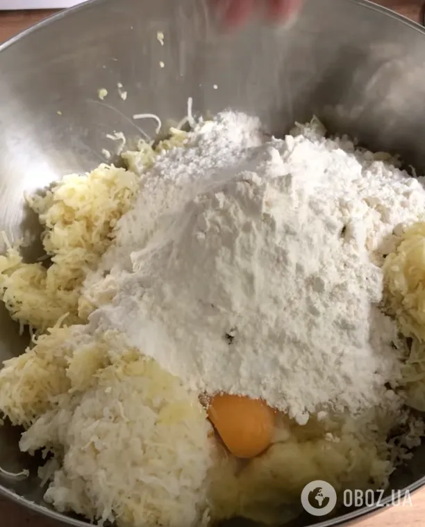 Сытные картофельные зразы с мясной начинкой: самый простой рецепт бюджетного блюда
