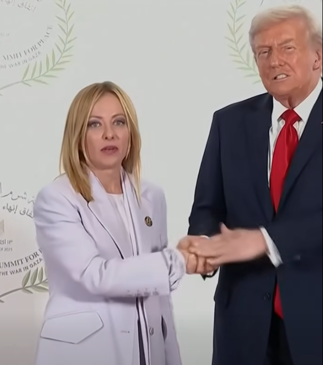 "Зазвичай це кінець політичної кар'єри": єдина жінка на мирному саміті щодо Гази привернула до себе увагу. Відео