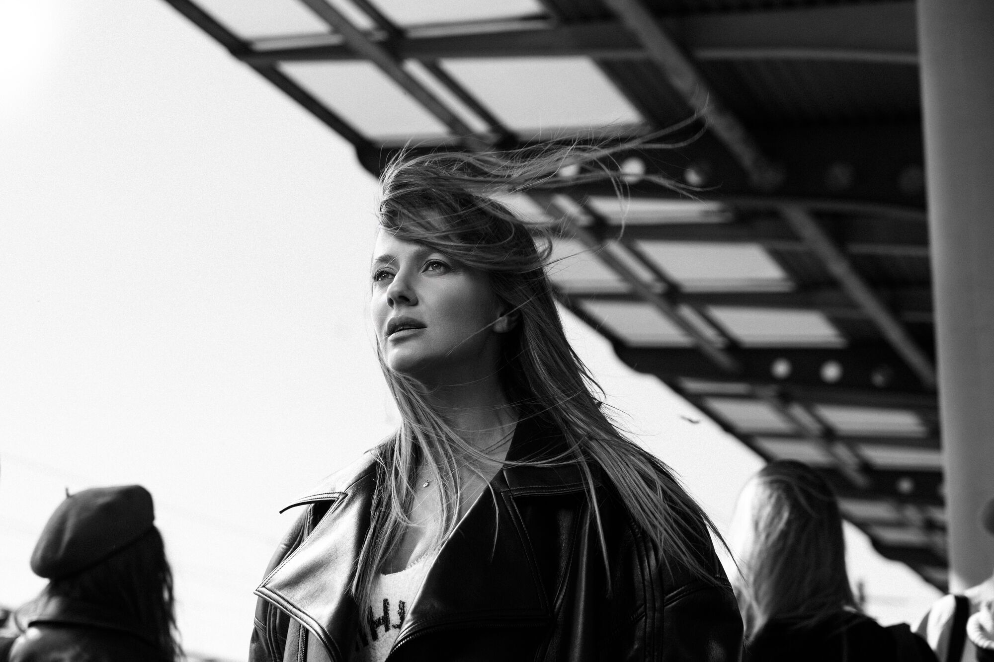 Атмосферная премьера: Monatik и Kola сняли кинематографический клип на песню "127"