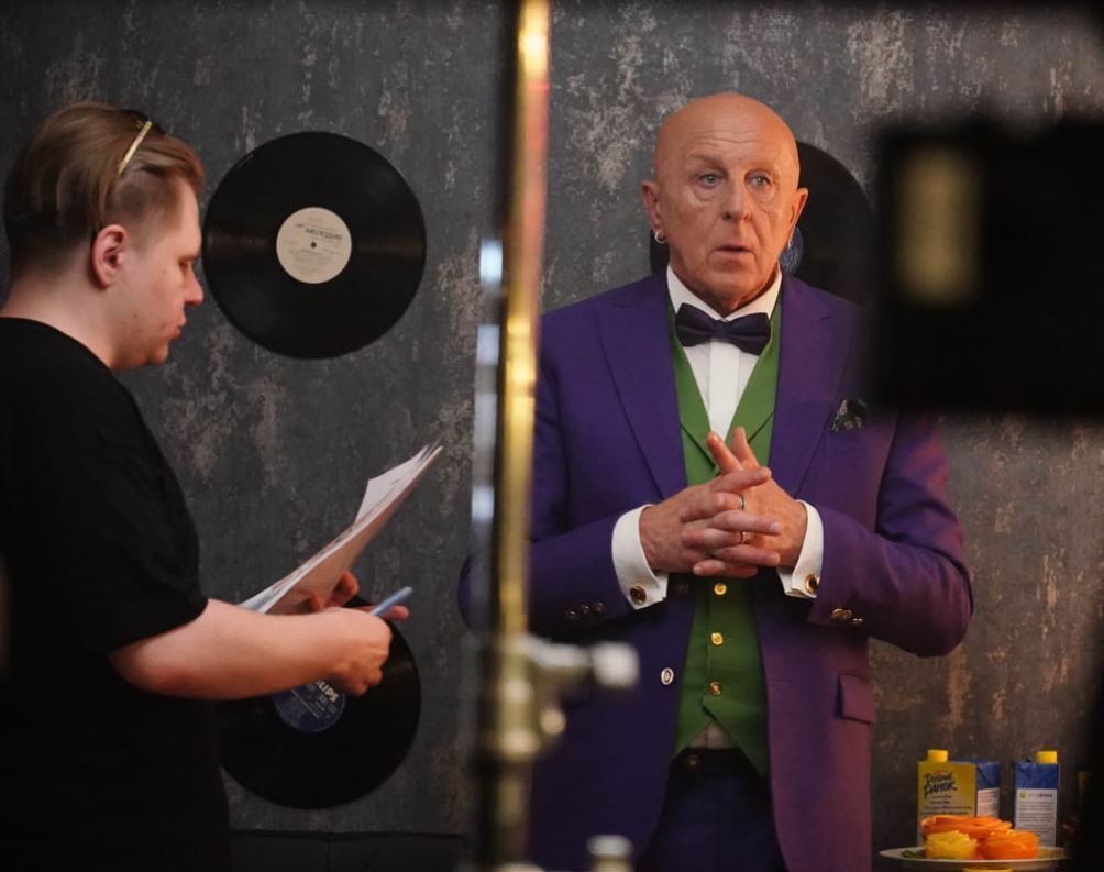 Одразу два "холостяки" у фільмі та драма про ексвійськового, який грабує ресторани McDonald's: що подивитися в кіно