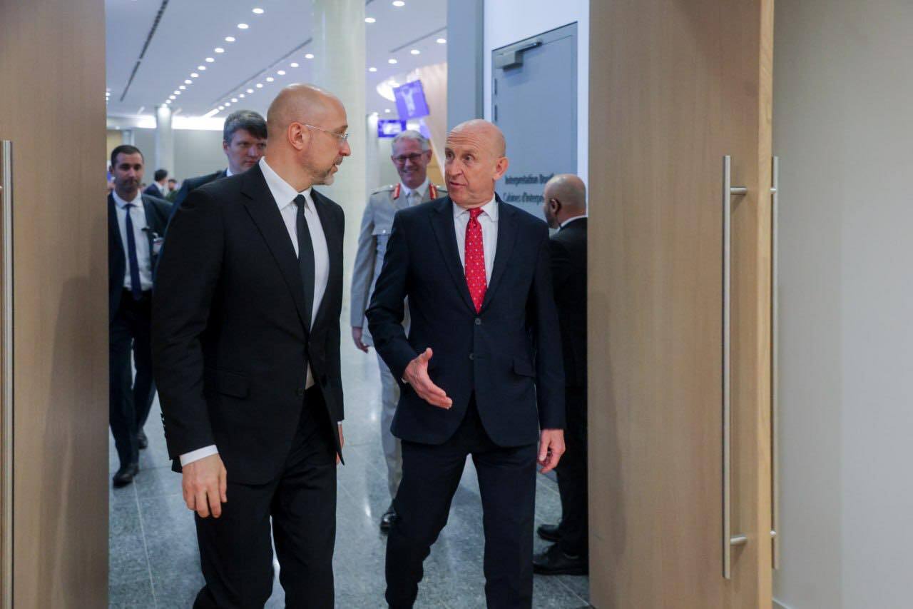 В Брюсселе прошло очередное заседание в формате "Рамштайн": новую помощь Украине анонсировали 19 союзников