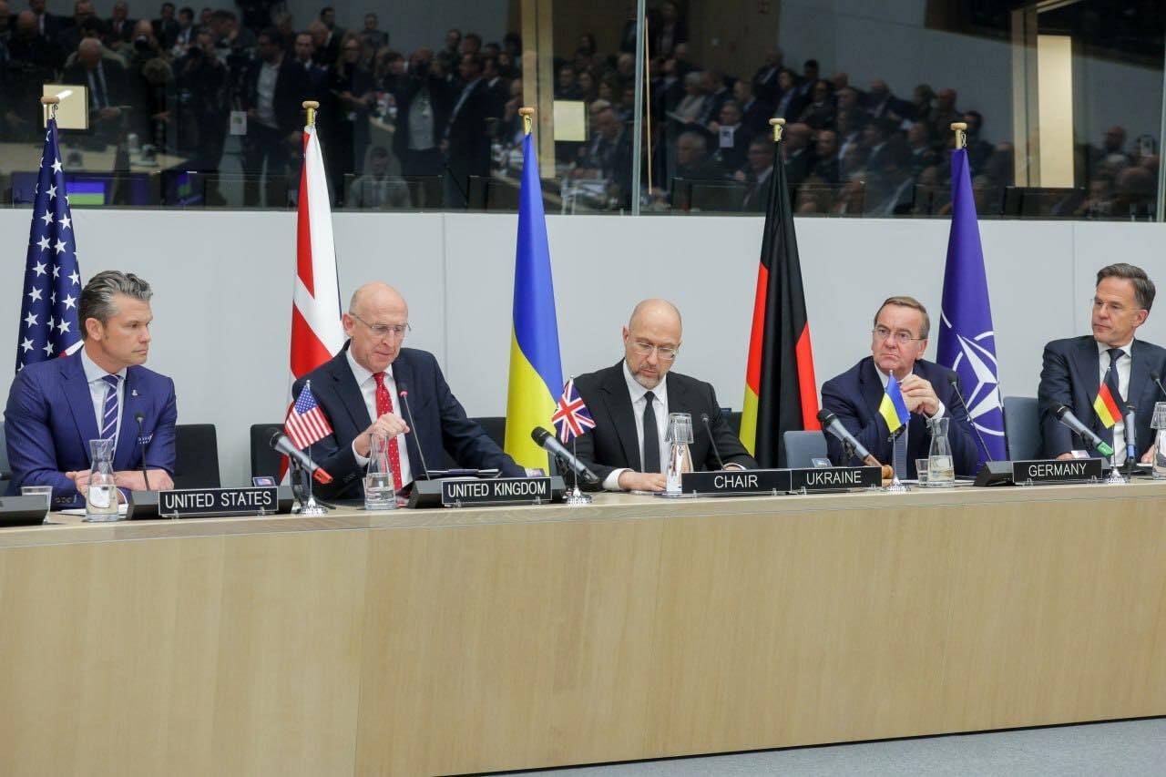 В Брюсселе прошло очередное заседание в формате "Рамштайн": новую помощь Украине анонсировали 19 союзников