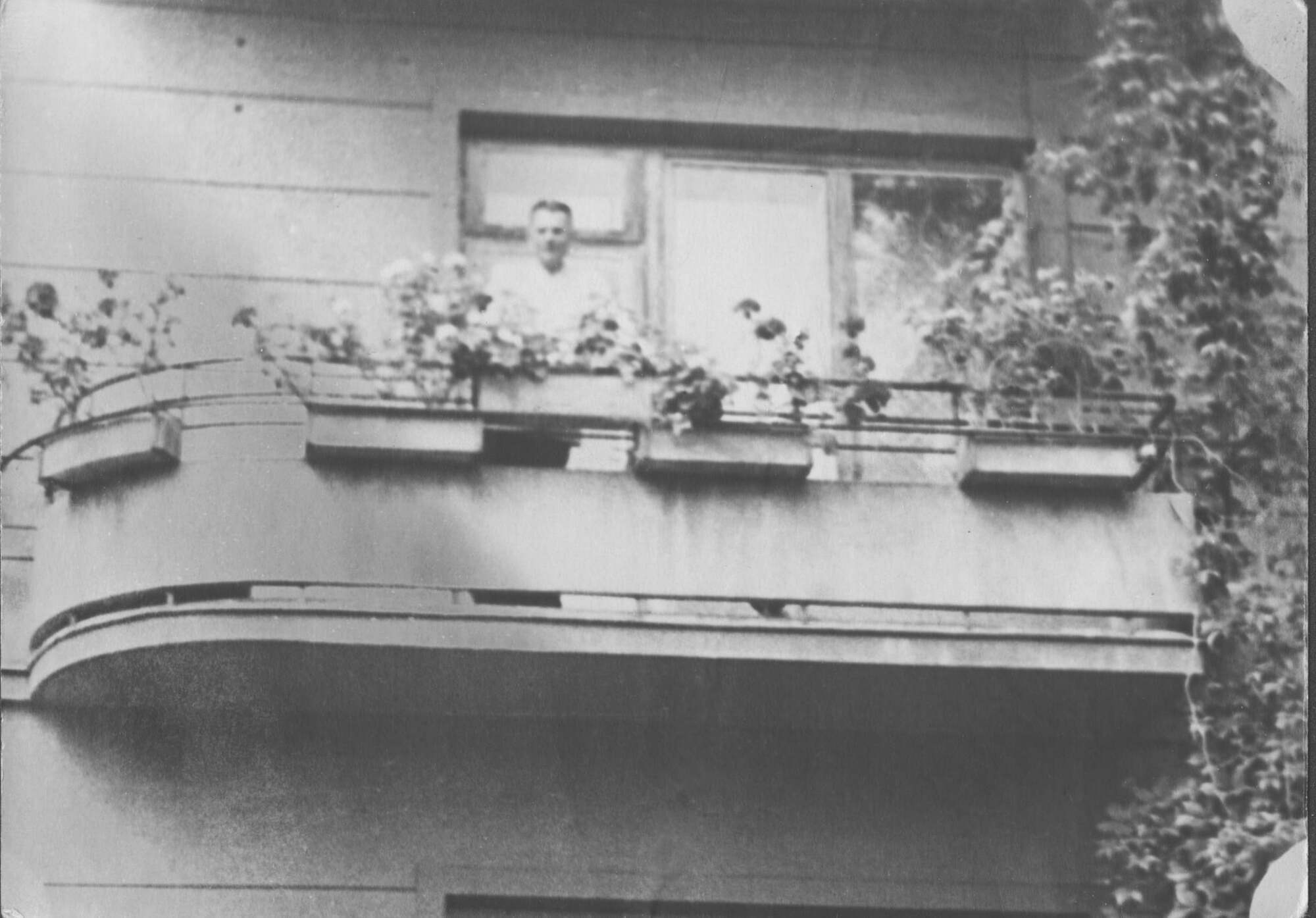 Івано-Франківськ понад 70 років тому: у мережі показали архівні фото