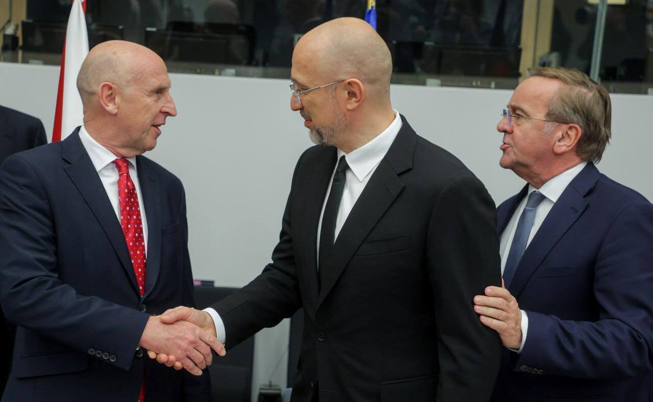 В Брюсселе прошло очередное заседание в формате "Рамштайн": новую помощь Украине анонсировали 19 союзников