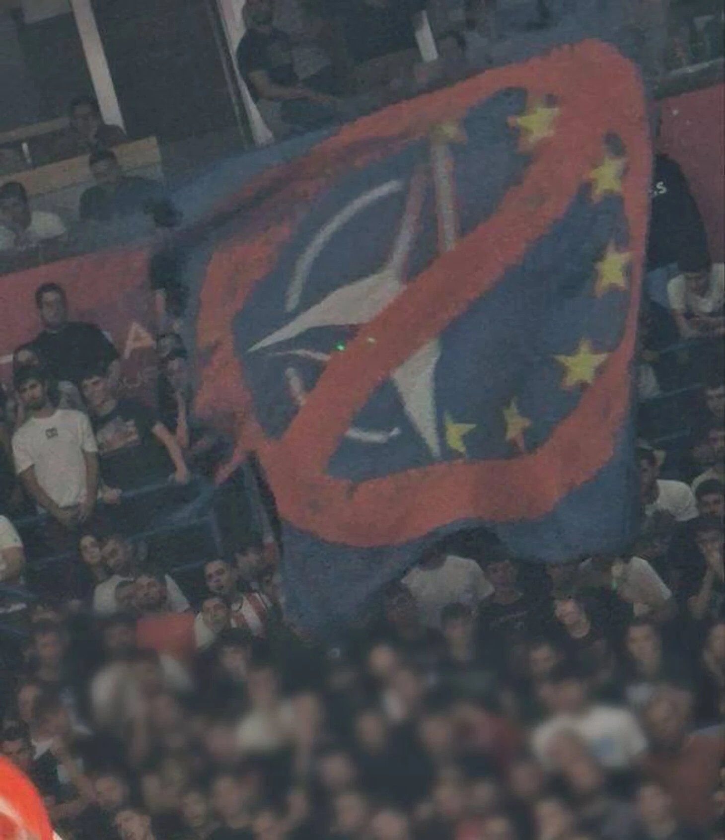 "Слава России!" Сербы устроили гнусную выходку против Литвы в Евролиге. Фото и видео