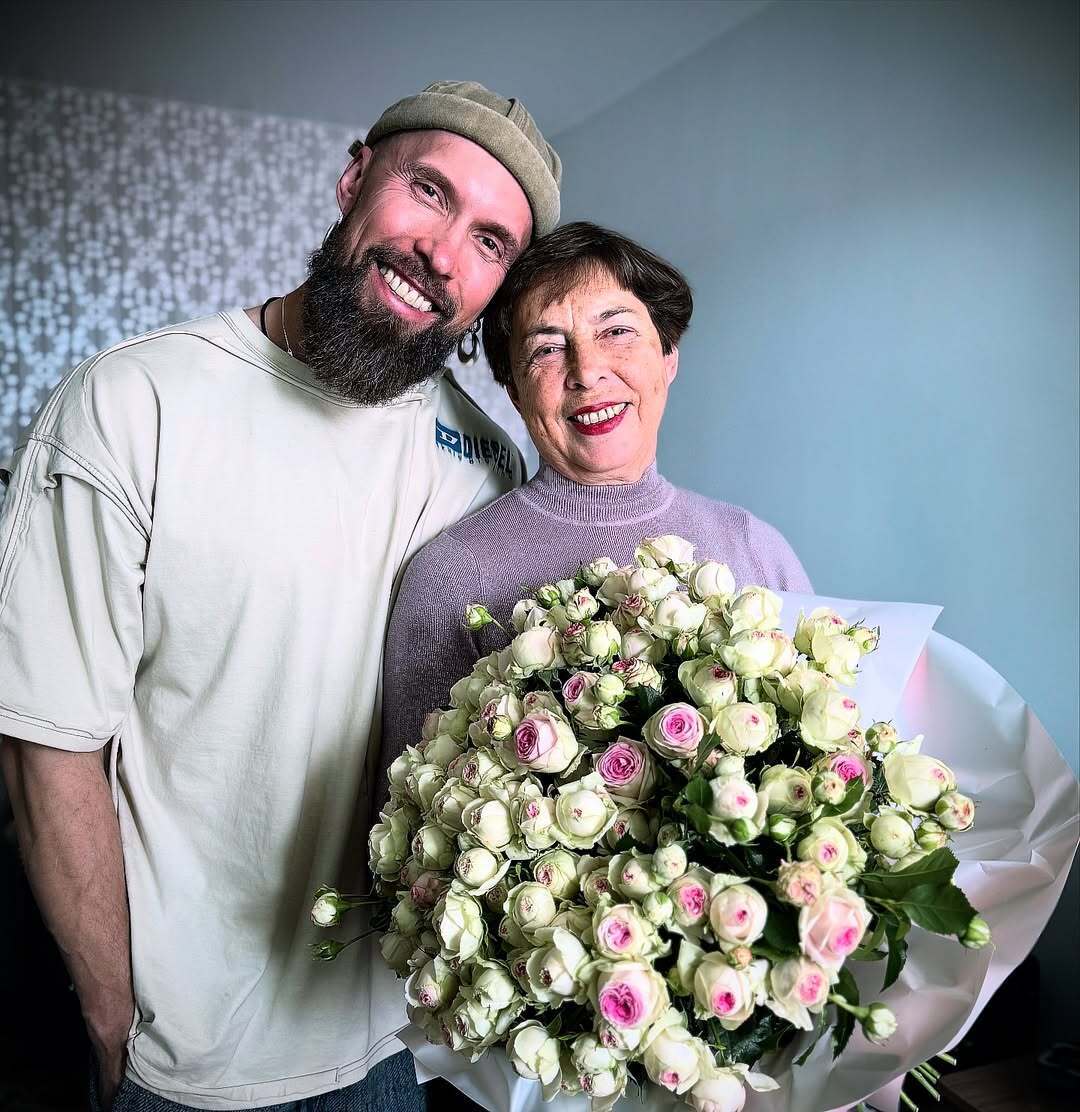 "За місяць заробиш 250 тисяч – гроші гарні, але..." Олексій Суровцев – про закулісся акторства, шок від "Танців з зірками" та сотні врятованих котів