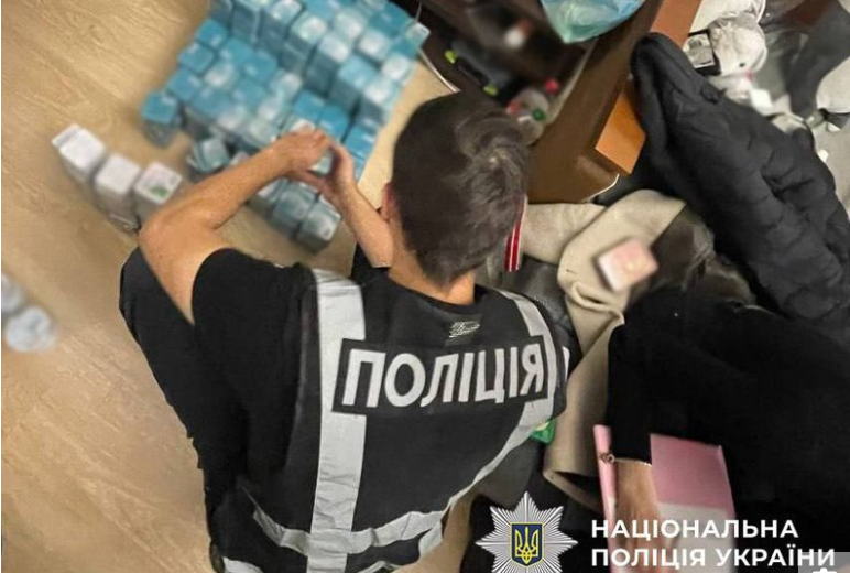 Підлітки підсіли на "Молекулу" із соцмереж: продавці обіцяють швидке схуднення, а лікарі попереджають про небезпеку для здоров'я