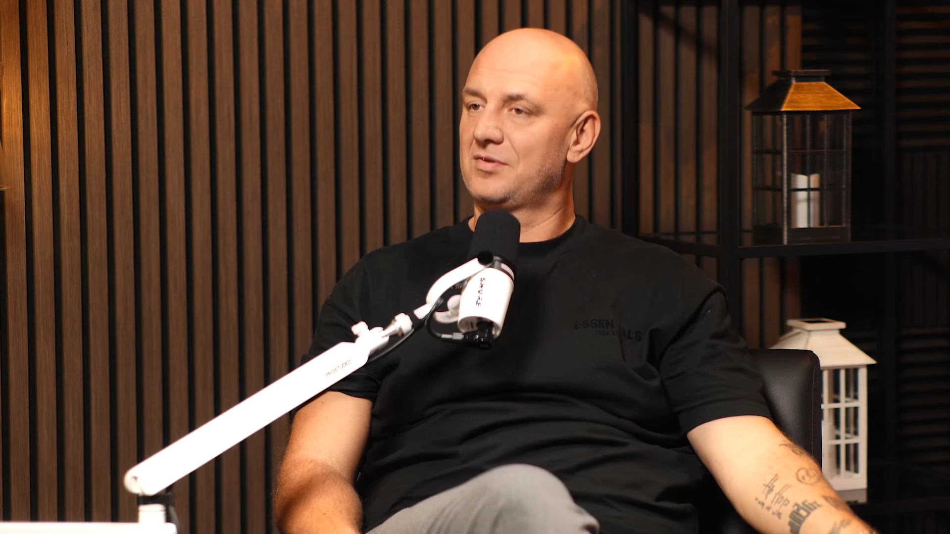 Потап прокоментував мовний скандал дружини в США: у нас летить вигадана інформація