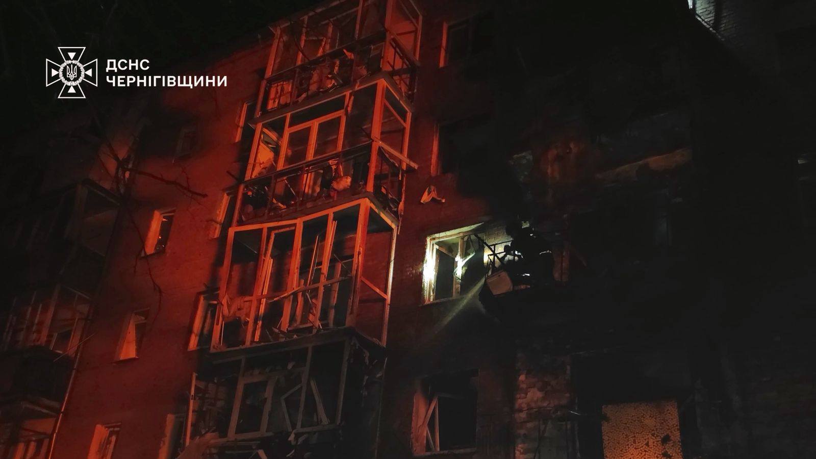 Россия атаковала Нежин и Чернигов: поврежден терминал "Новой почты" и предприятие, есть пострадавшие. Фото