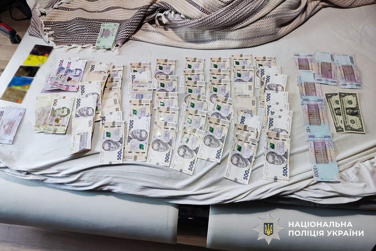 Виготовляли та збували психотропи: у кількох областях України викрили наркогрупи з мільйонними оборотами. Фото і відео