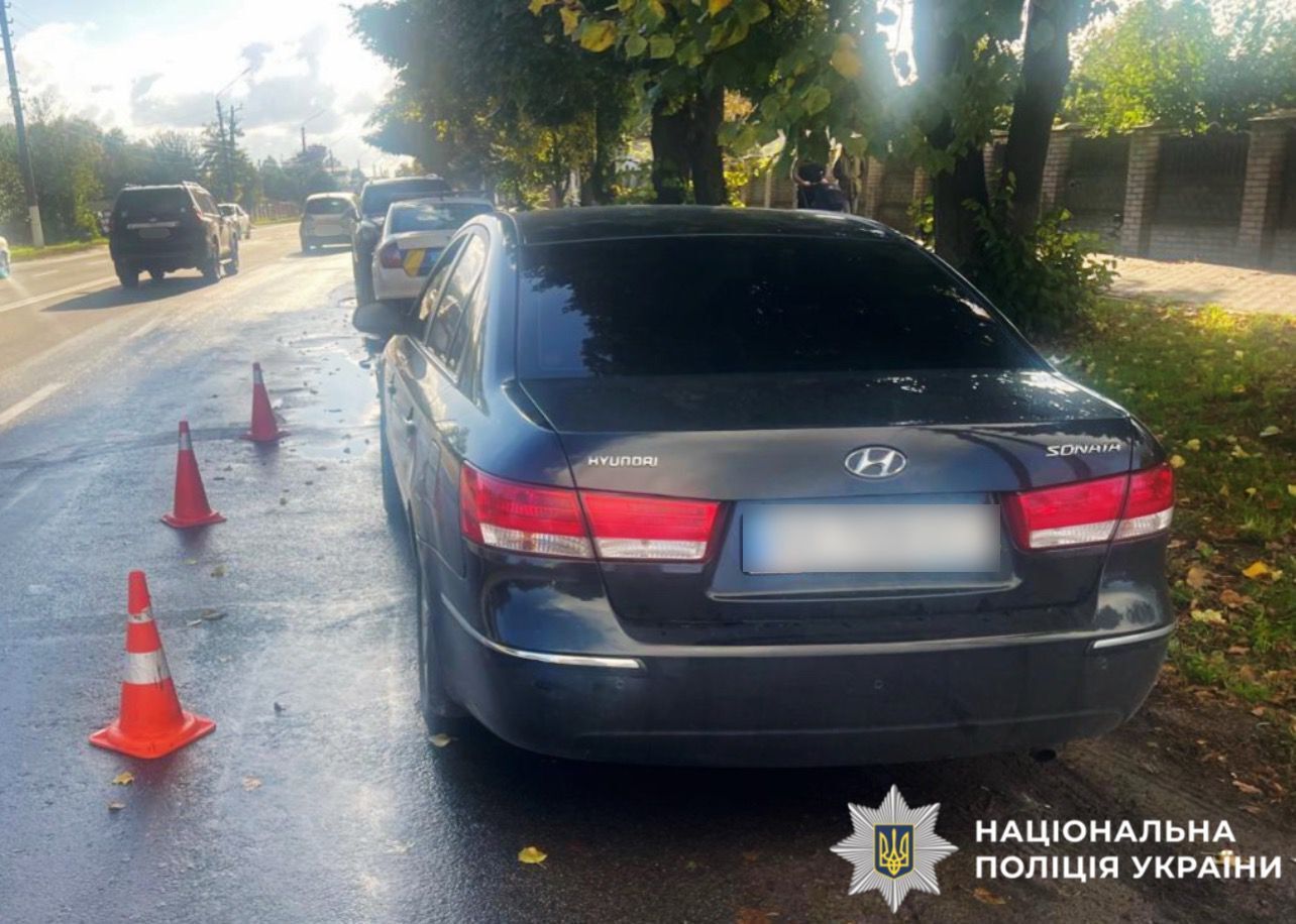 Під Києвом легковик на швидкості збив на смерть 82-річну жінку. Подробиці ДТП та фото