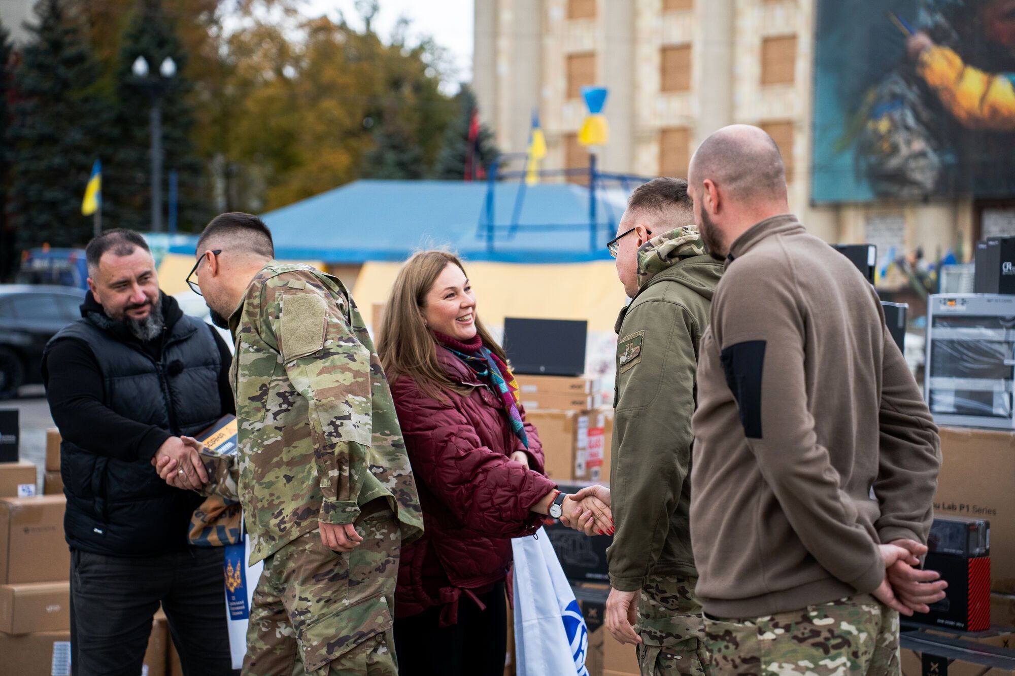 Допомога фронту на мільйони: авіакомпанія "Українські вертольоти" передала необхідне обладнання полку безпілотних систем KRAKEN