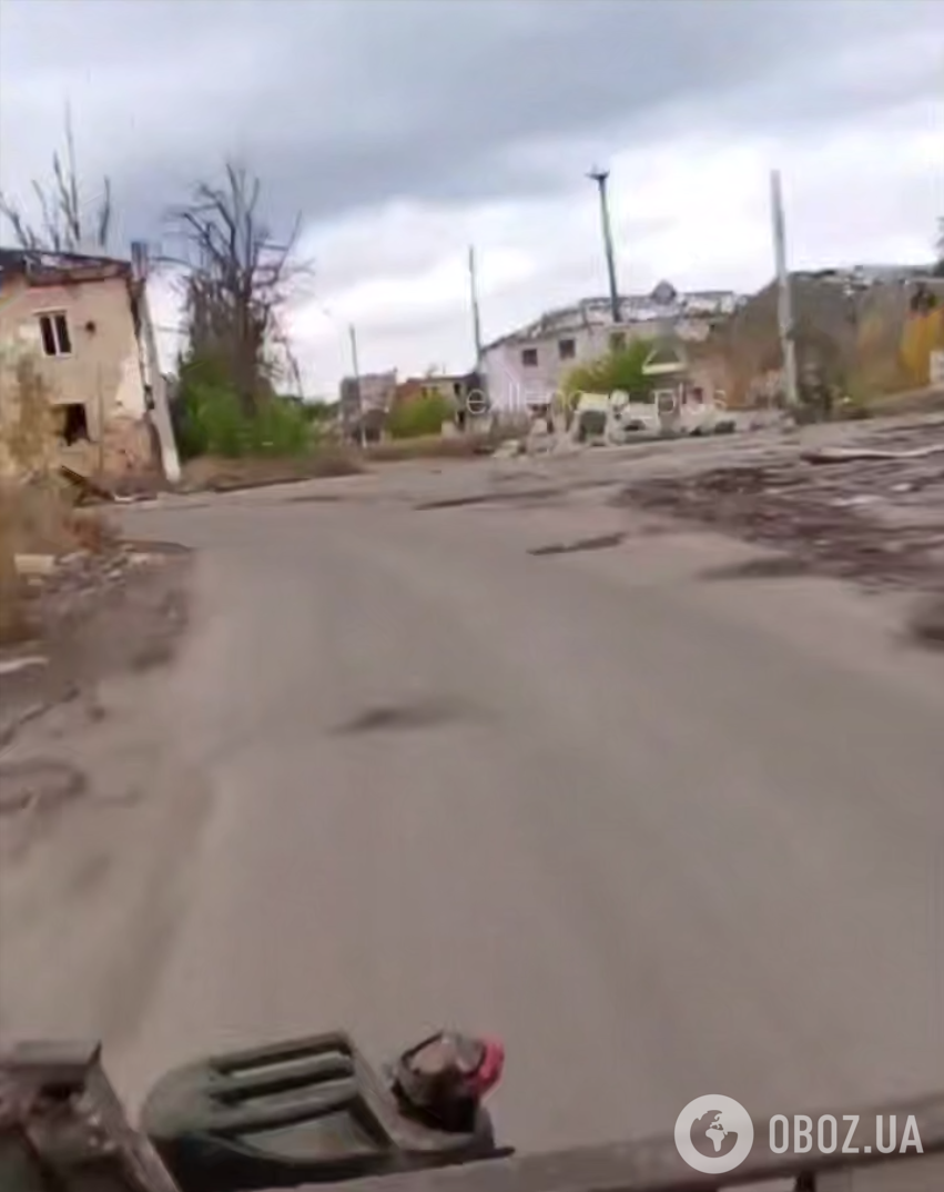 Суцільна руїна: у мережі показали, який вигляд має понівечений окупантами Бахмут. Відео