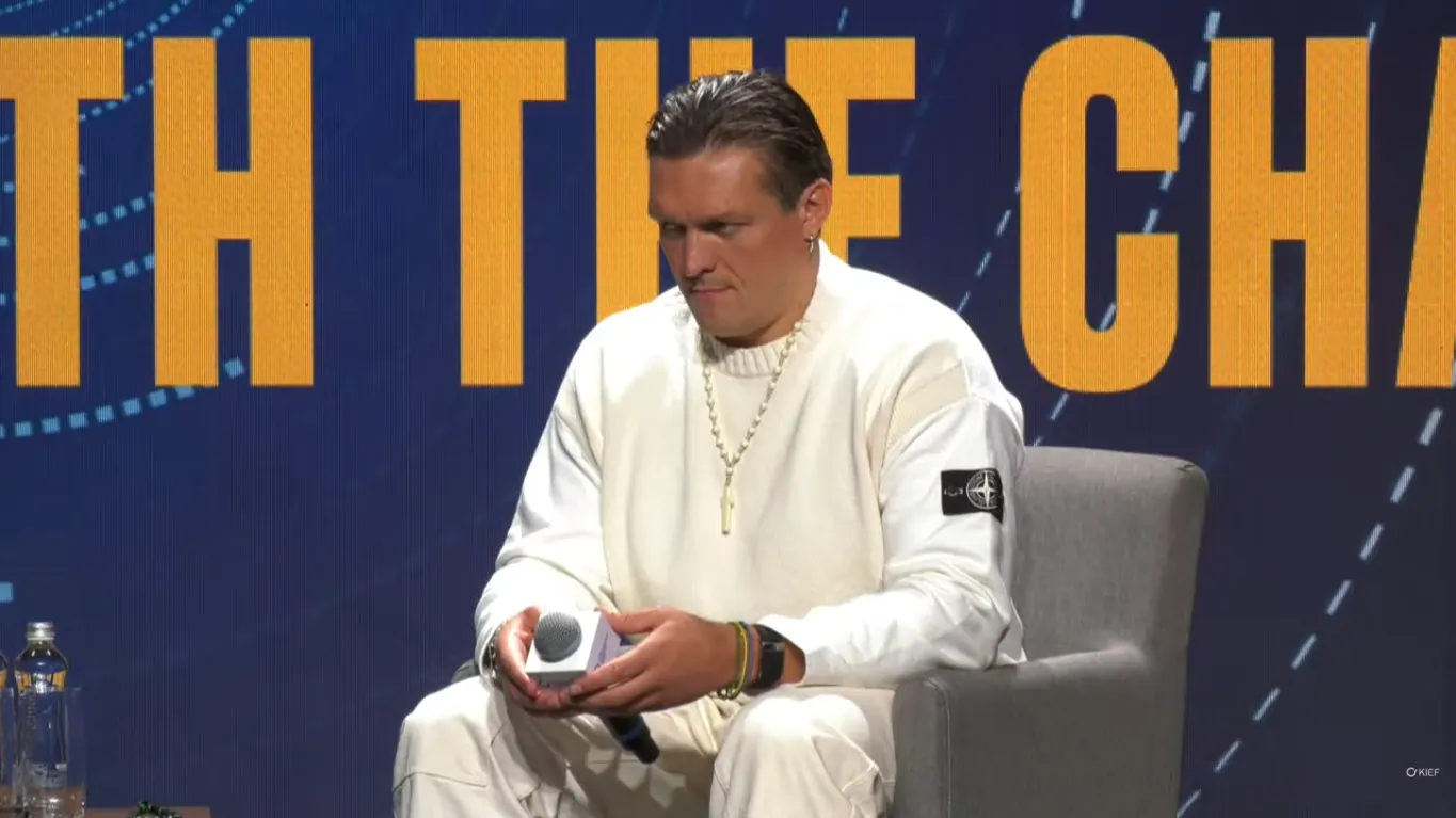 Усик признался, куда потратил заработанные деньги