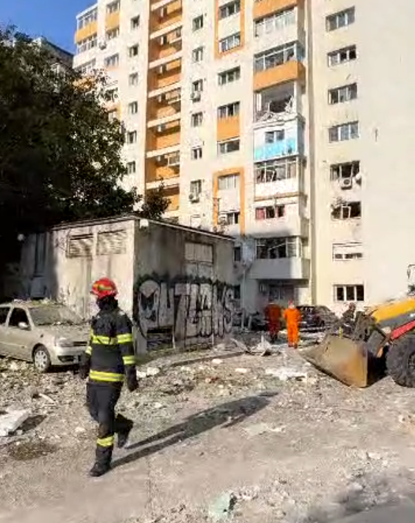 В Бухаресте прогремел мощный взрыв в многоэтажке: три человека погибли, много раненых. Фото
