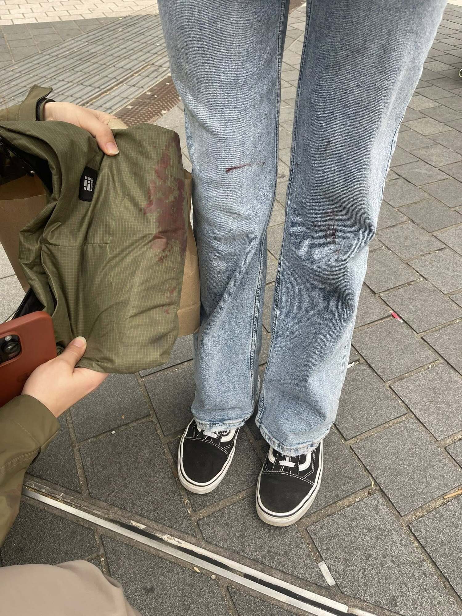 Проїздили повз на таксі і стали свідками аварії: парамедикині Третього армійського корпусу врятували чоловіка в Лондоні