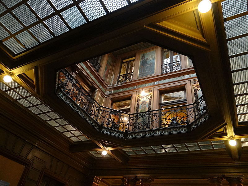 Чудова альтернатива Парижу: туристам порадили місто, яке Далі називав "центром світу"