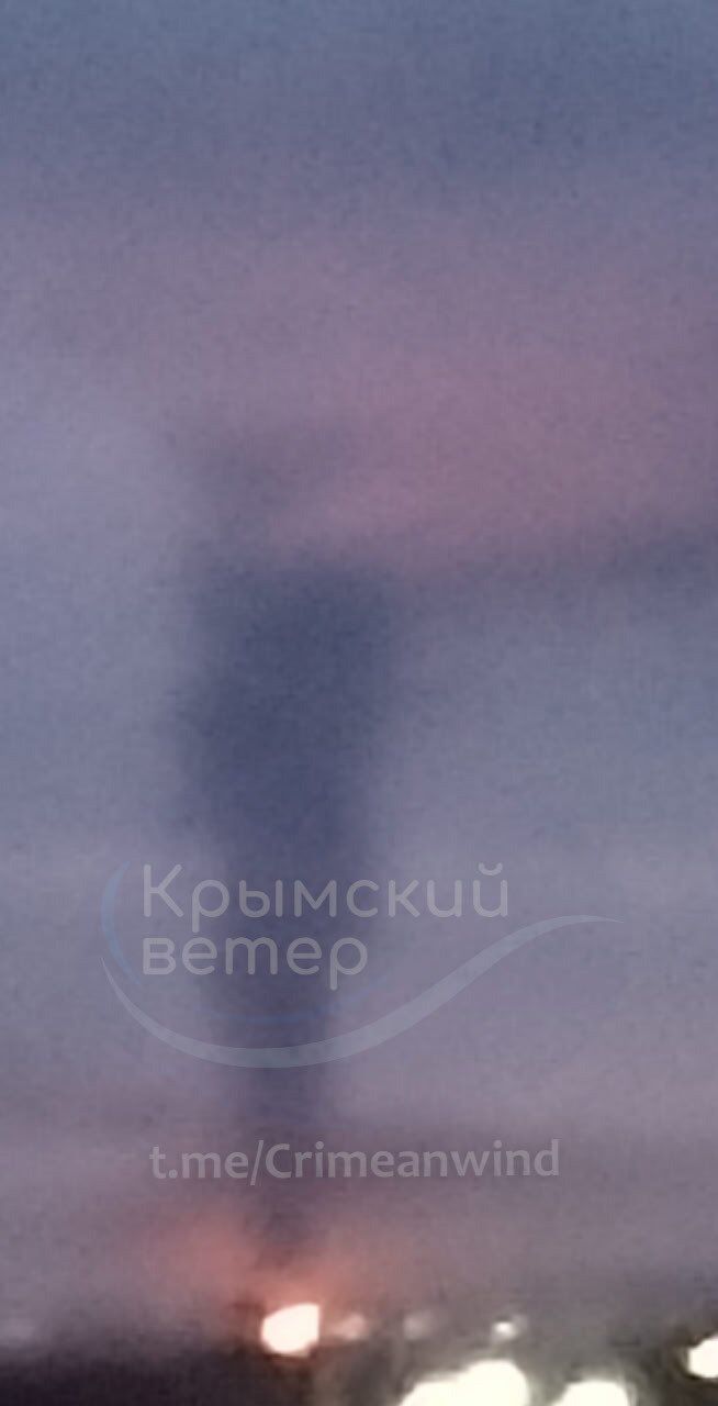 Дрони атакували нафтобазу в Гвардійському в Криму: сталася пожежа. Відео