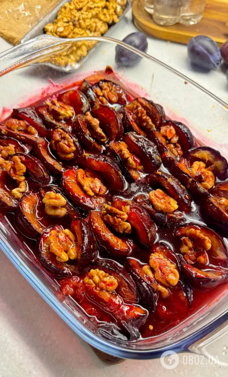 Какой вкусный десерт приготовить из слив и орехов: интересное осеннее сочетание