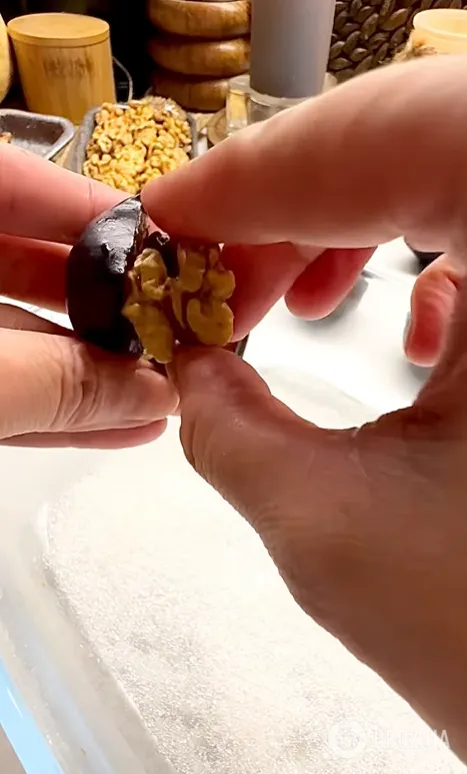 Какой вкусный десерт приготовить из слив и орехов: интересное осеннее сочетание