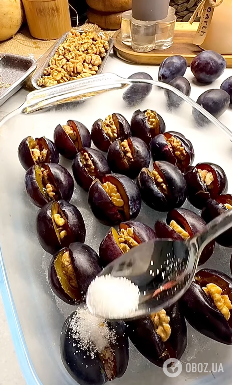 Какой вкусный десерт приготовить из слив и орехов: интересное осеннее сочетание