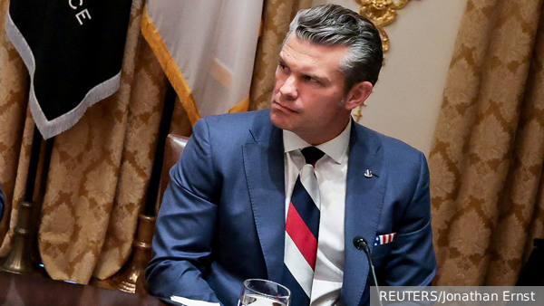 Голова Пентагону на зустріч із Зеленським надів краватку в неоднозначних кольорах: чи є тут зрада. Фото