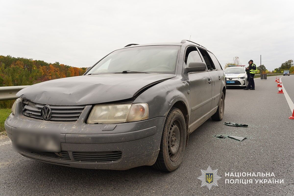 На Тернопольщине мужчины "подрезали" машину ТЦК и "отбили" мобилизованного, есть пострадавший: подробности, видео и фото