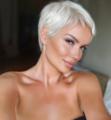 Довге волосся вже в минулому: найкращі короткі зачіски 2025 року