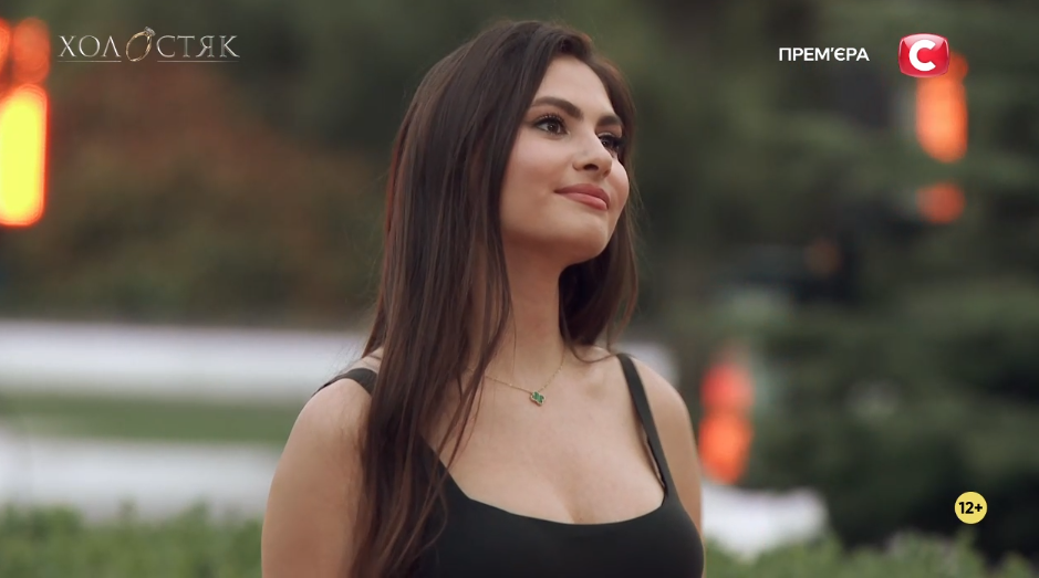 Поява близнючок та цікаві подарунки: як пройшов перший випуск "Холостяка 14", де Тарас Цимбалюк знайомився з учасницями. Фото