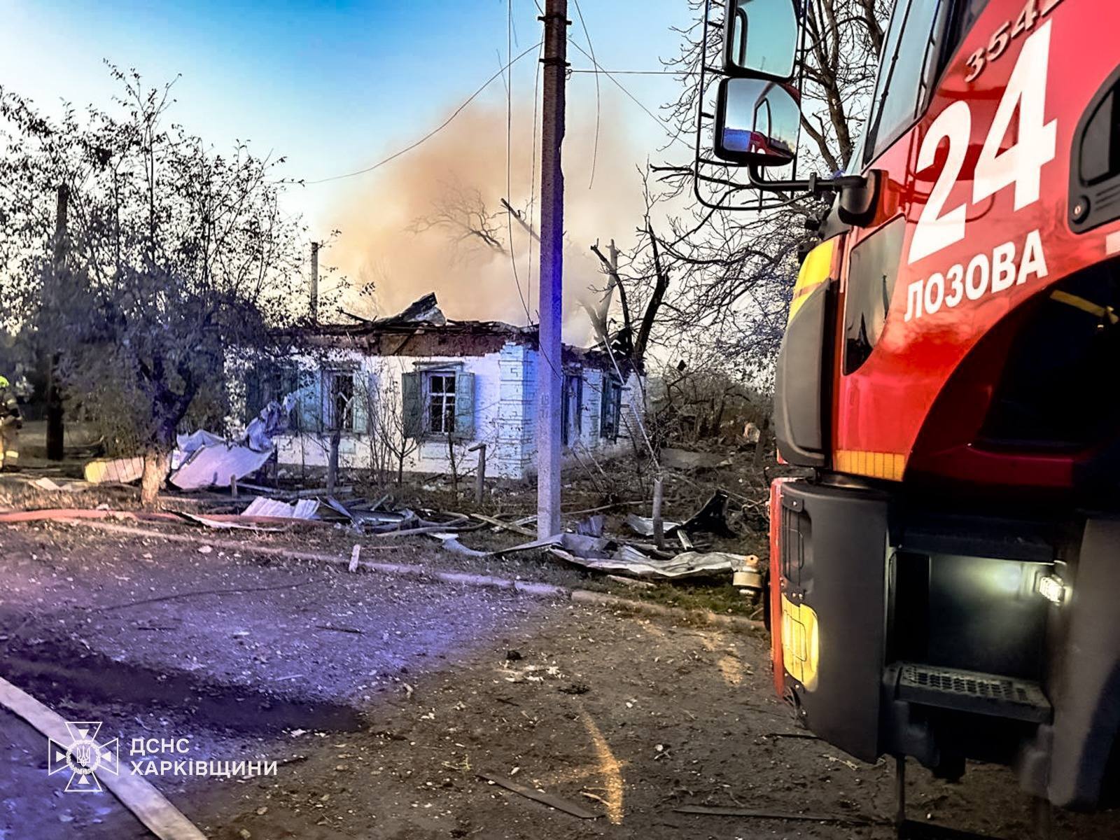 Оккупанты впервые ударили КАБом по Лозовой: шестеро пострадавших, повреждены дома. Фото