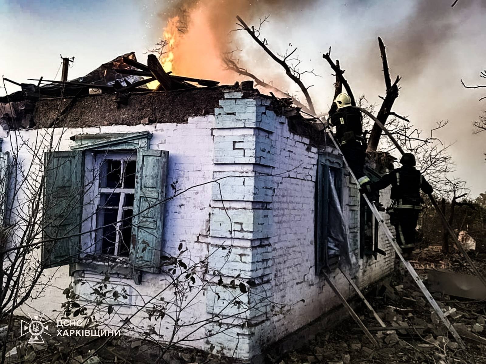 Оккупанты впервые ударили КАБом по Лозовой: шестеро пострадавших, повреждены дома. Фото