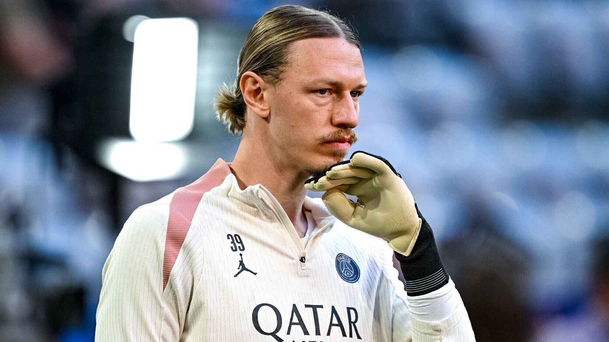 Воротар збірної Росії вибісив ПСЖ, і клуб вирішив його позбутися