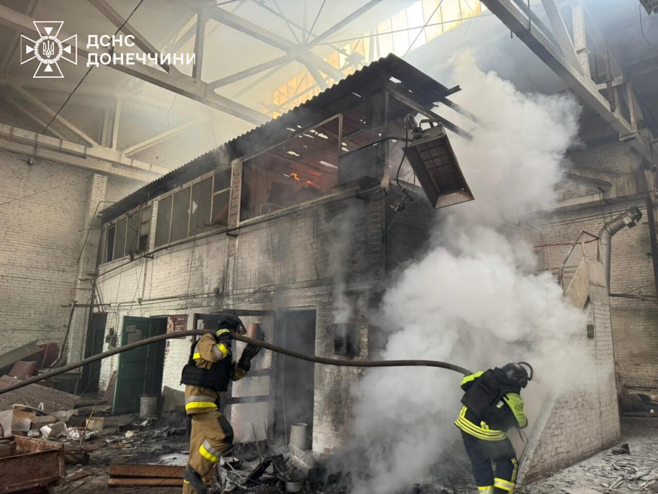 Войска РФ ударили по многоэтажке в Дружковке: есть раненые. Фото